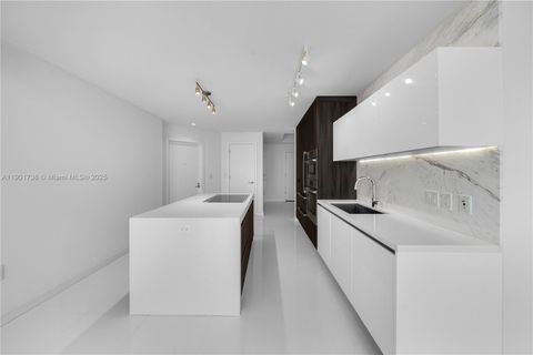 851 NE 1st AVE 2106 Miami FL 33132