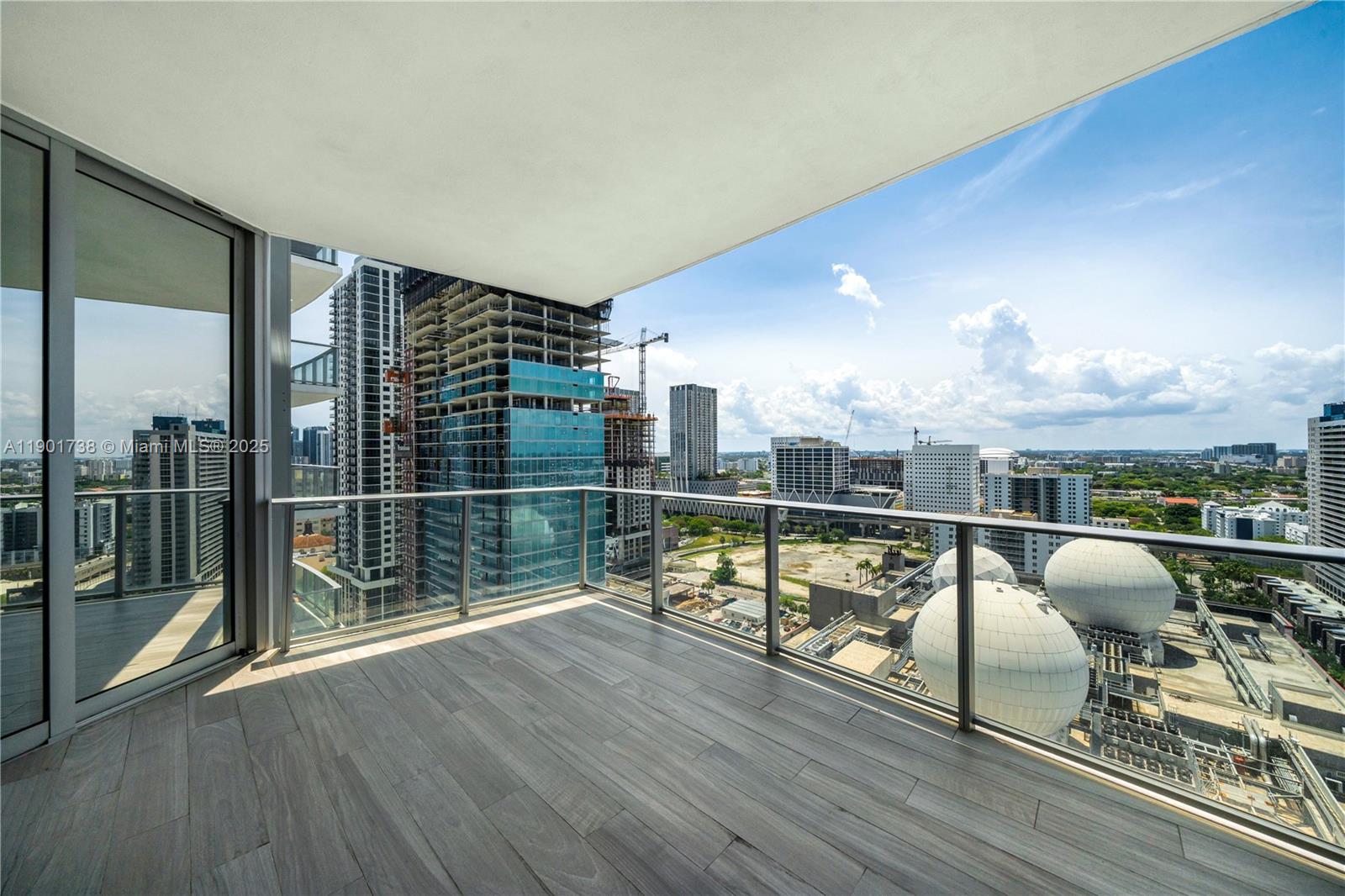 PARAMOUNT MIAMI WORLDCENT - Residential