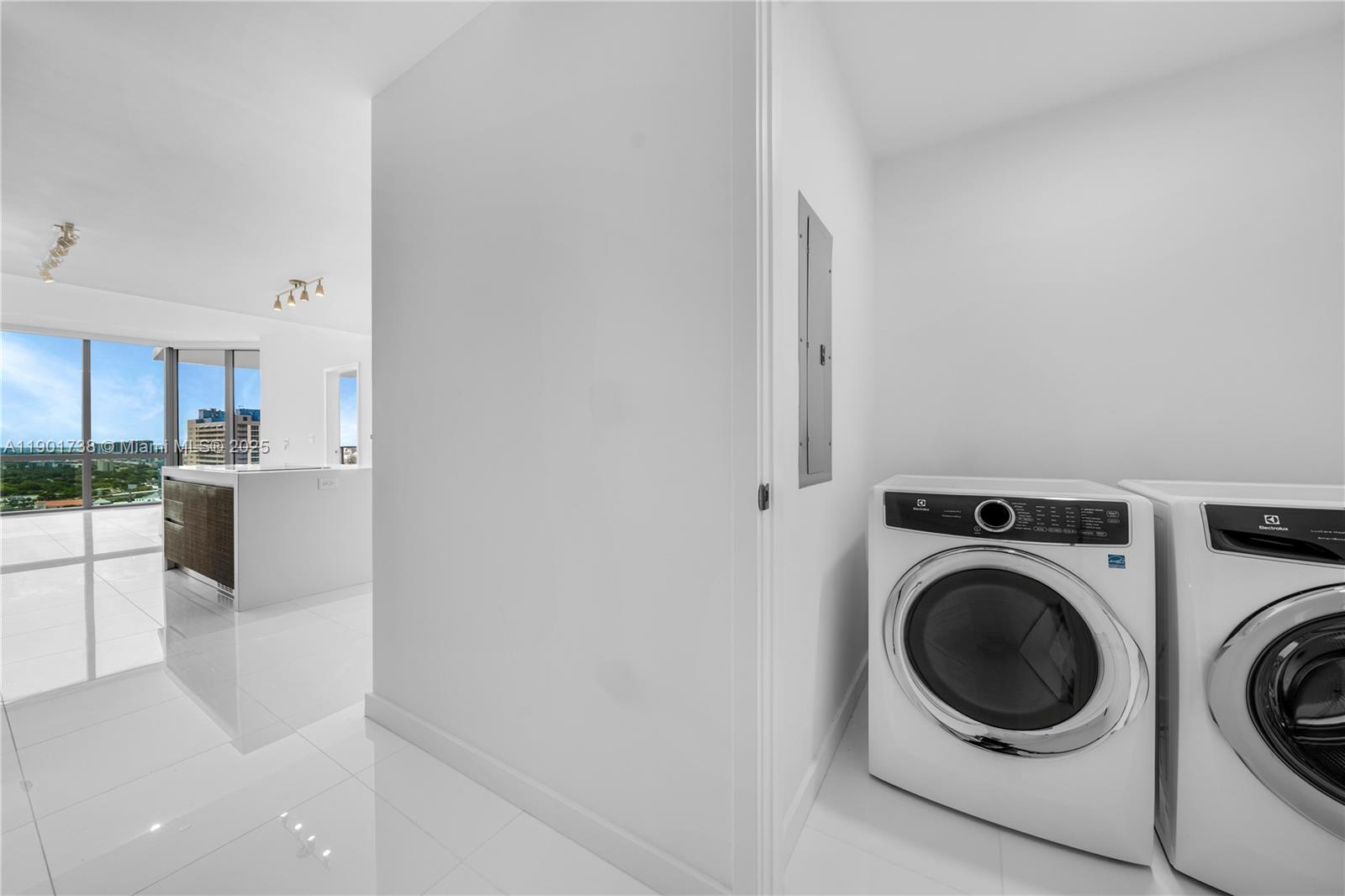 PARAMOUNT MIAMI WORLDCENT - Residential