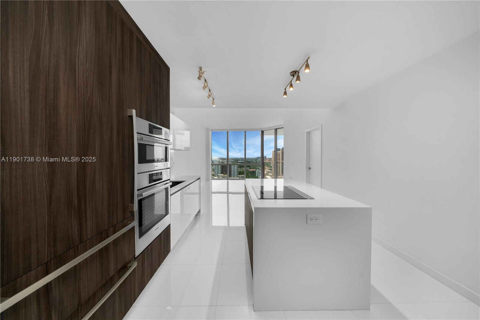 PARAMOUNT MIAMI WORLDCENT - Residential