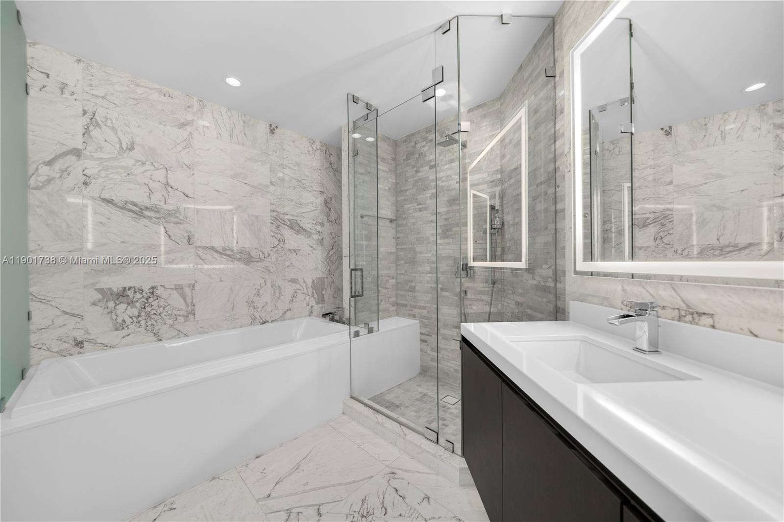 PARAMOUNT MIAMI WORLDCENT - Residential