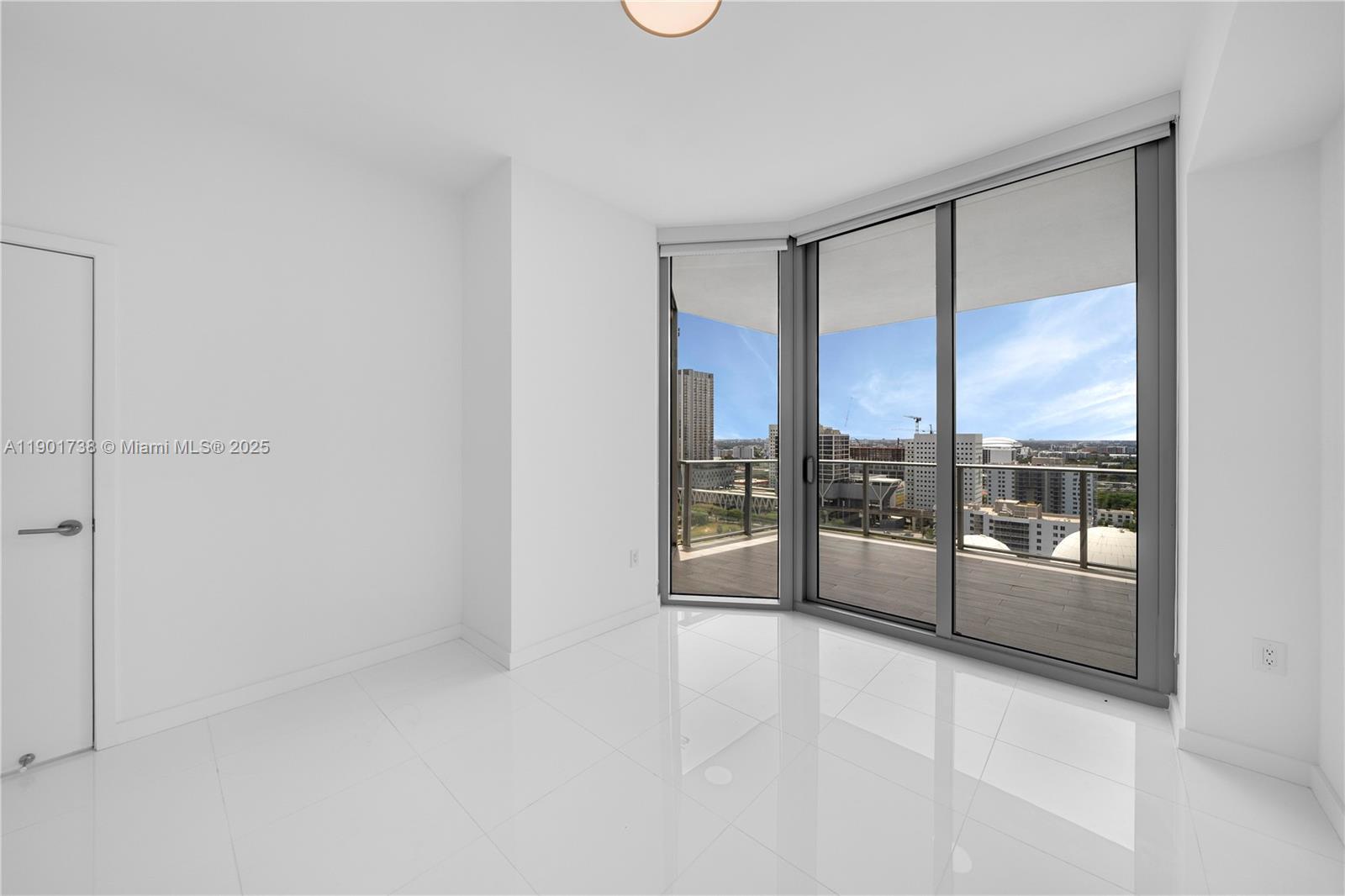 PARAMOUNT MIAMI WORLDCENT - Residential