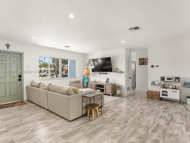 LIGHTHOUSE POINT 6TH SEC - Residential