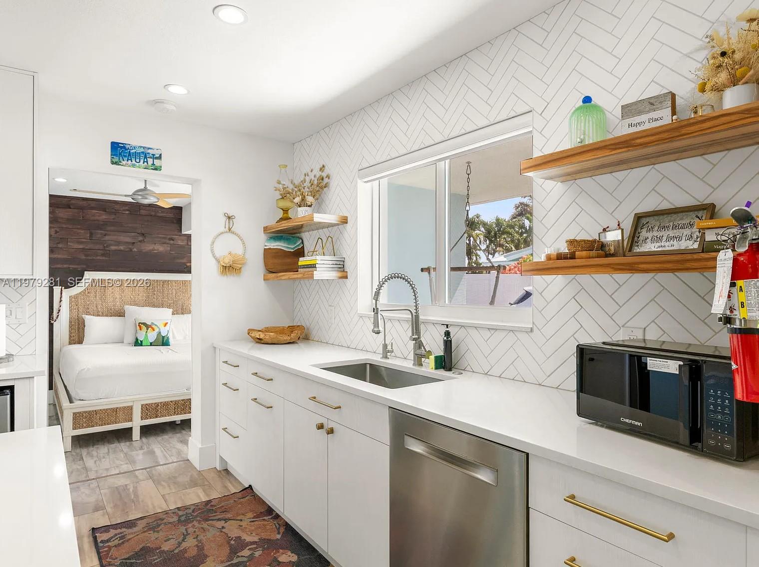 LIGHTHOUSE POINT 6TH SEC - Residential