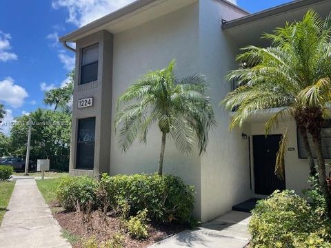 A home in Deerfield Beach