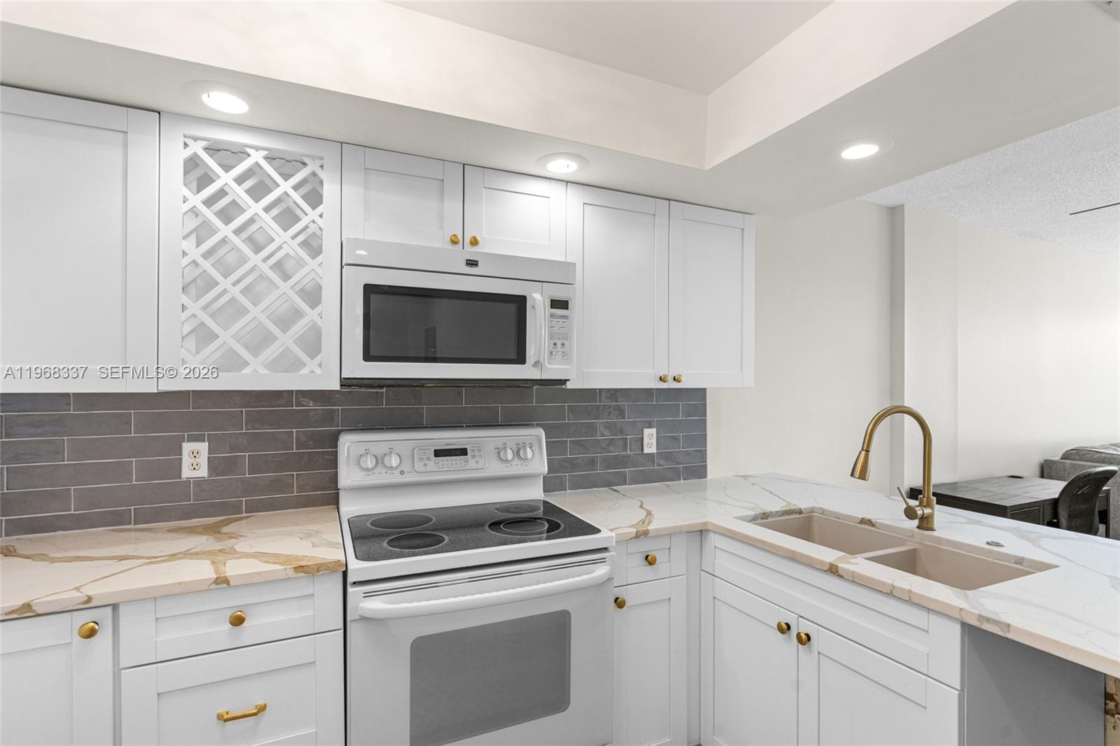 ROYAL PARK CONDO - Residential