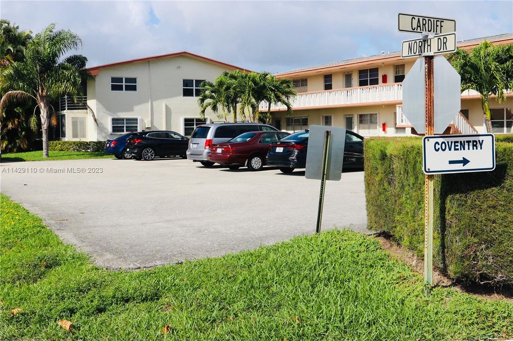Photo of 11 Coventry A #11-A, West Palm Beach, FL 33417 (MLS # A11429110)