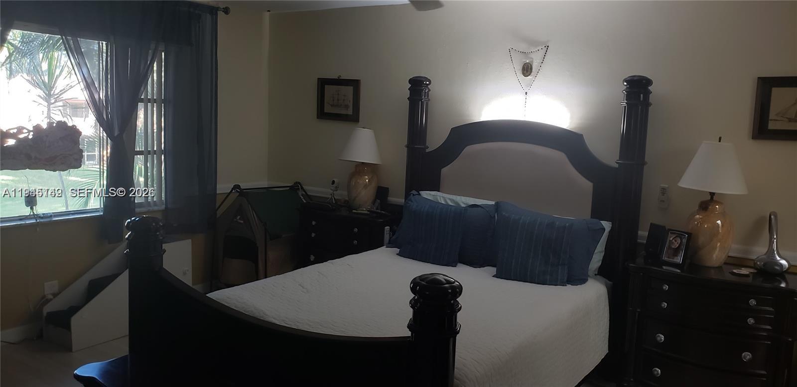 HILLS OF INVERRARY TRACT - Residential