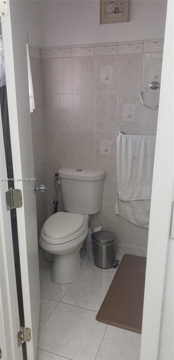 HILLS OF INVERRARY TRACT - Residential