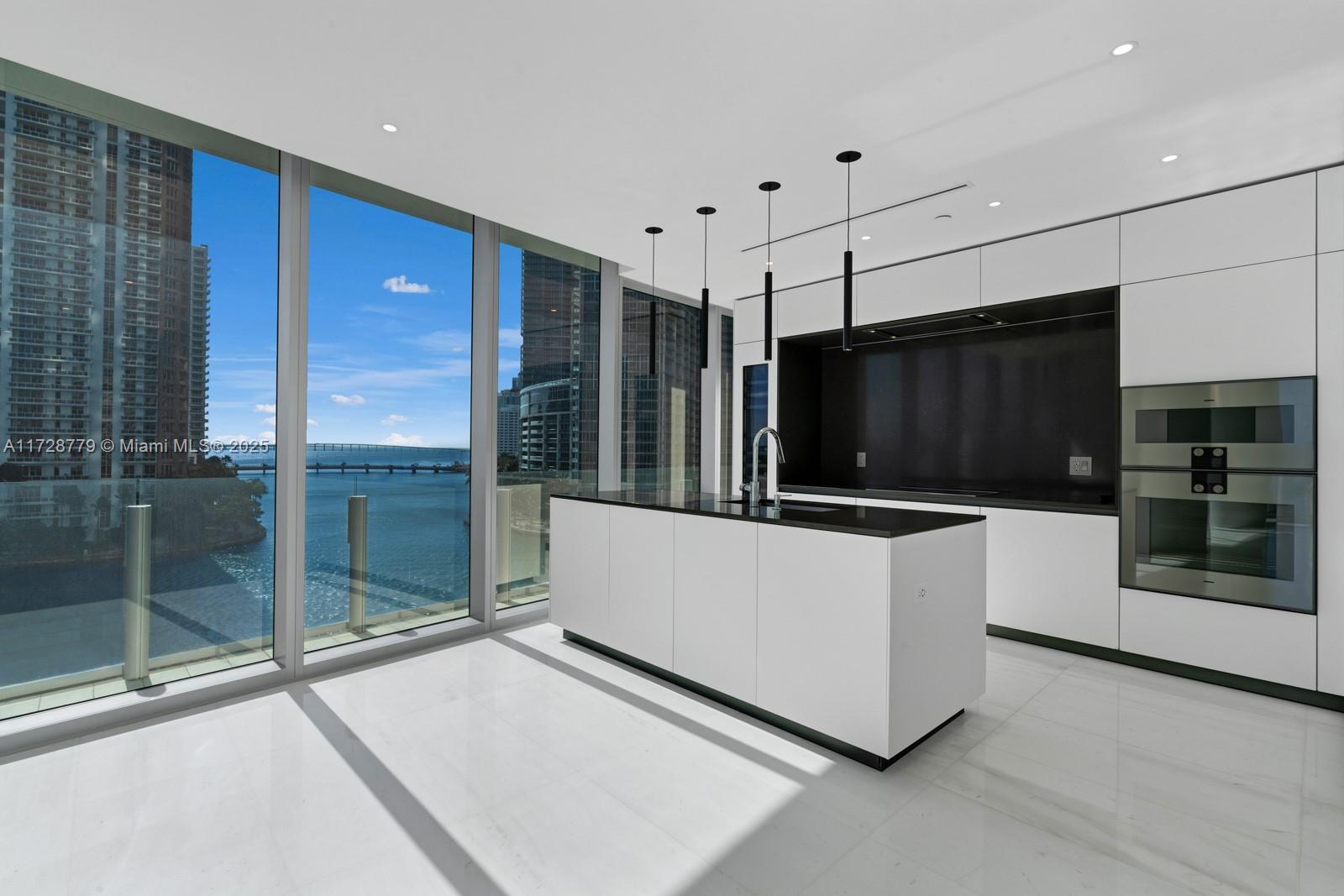 ASTON MARTIN CONDO - Residential