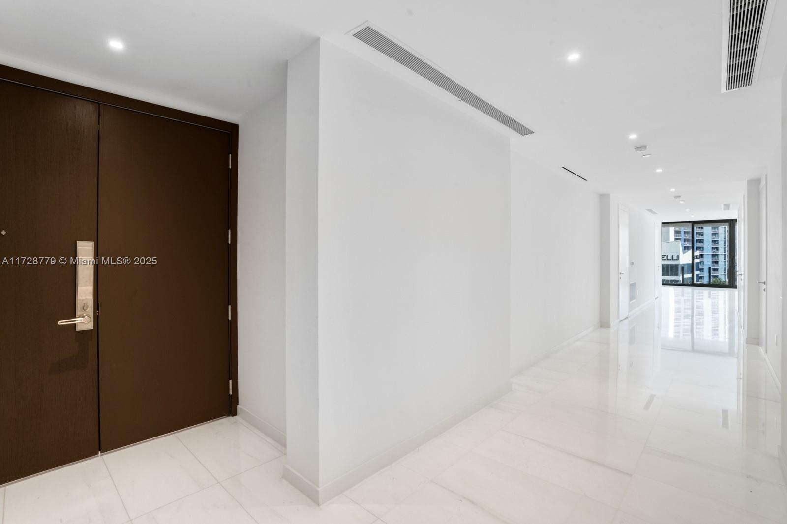 ASTON MARTIN CONDO - Residential