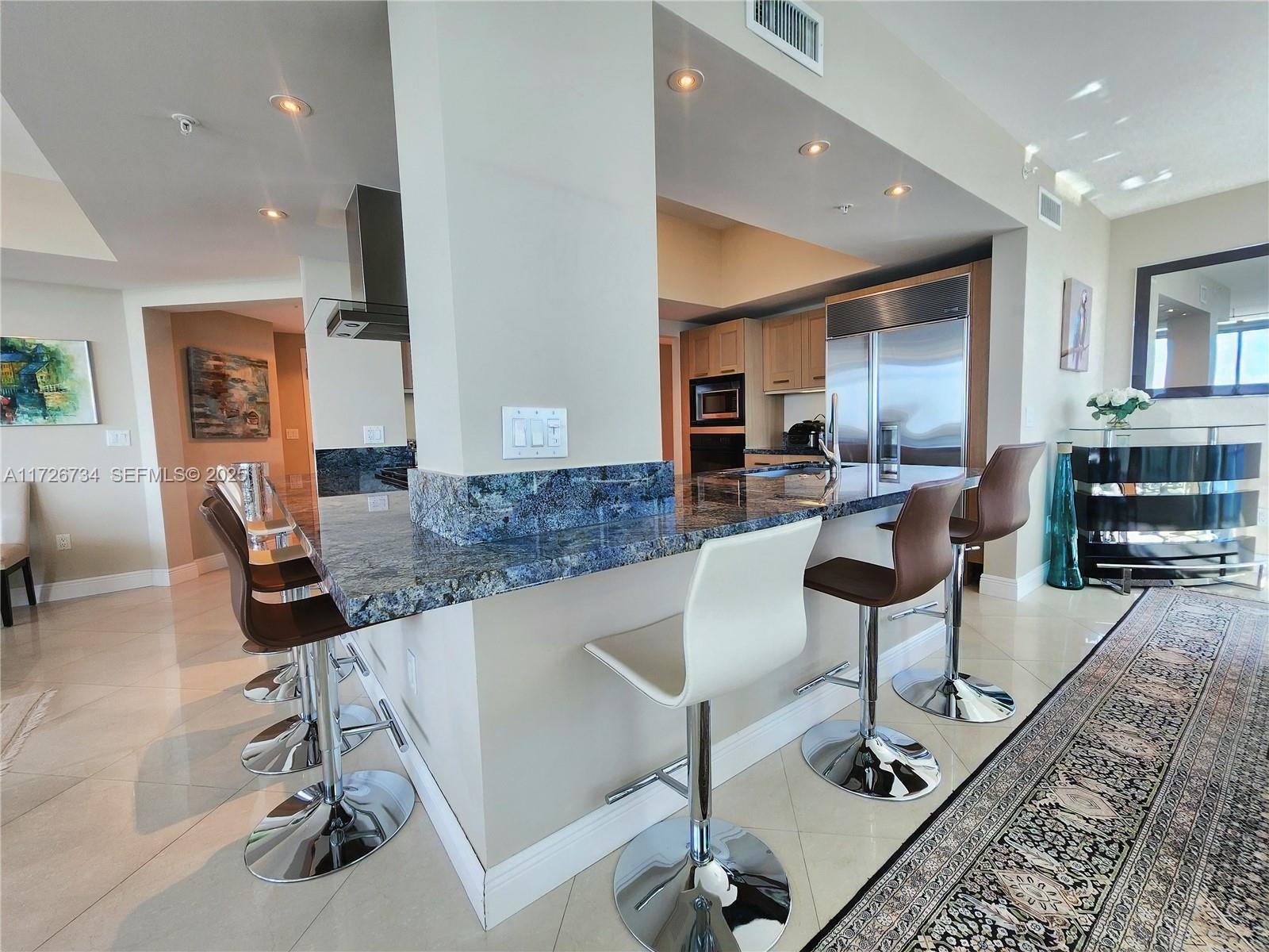 DIPLOMAT OCEANFRONT RESID - Residential