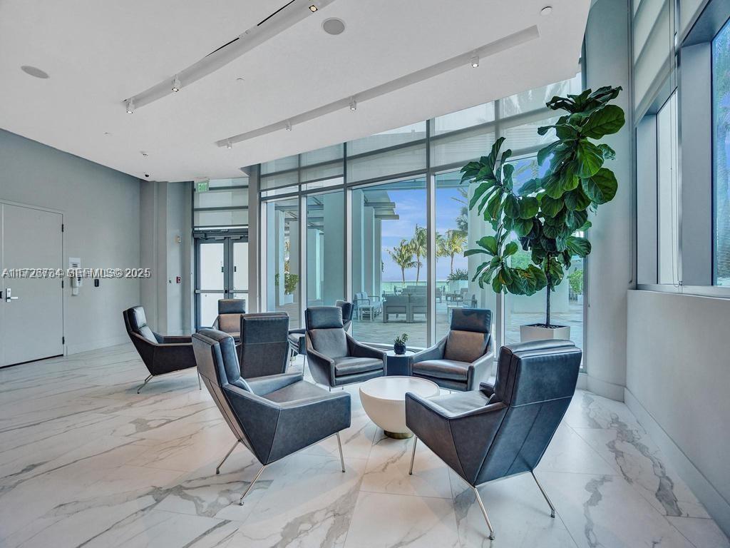 DIPLOMAT OCEANFRONT RESID - Residential