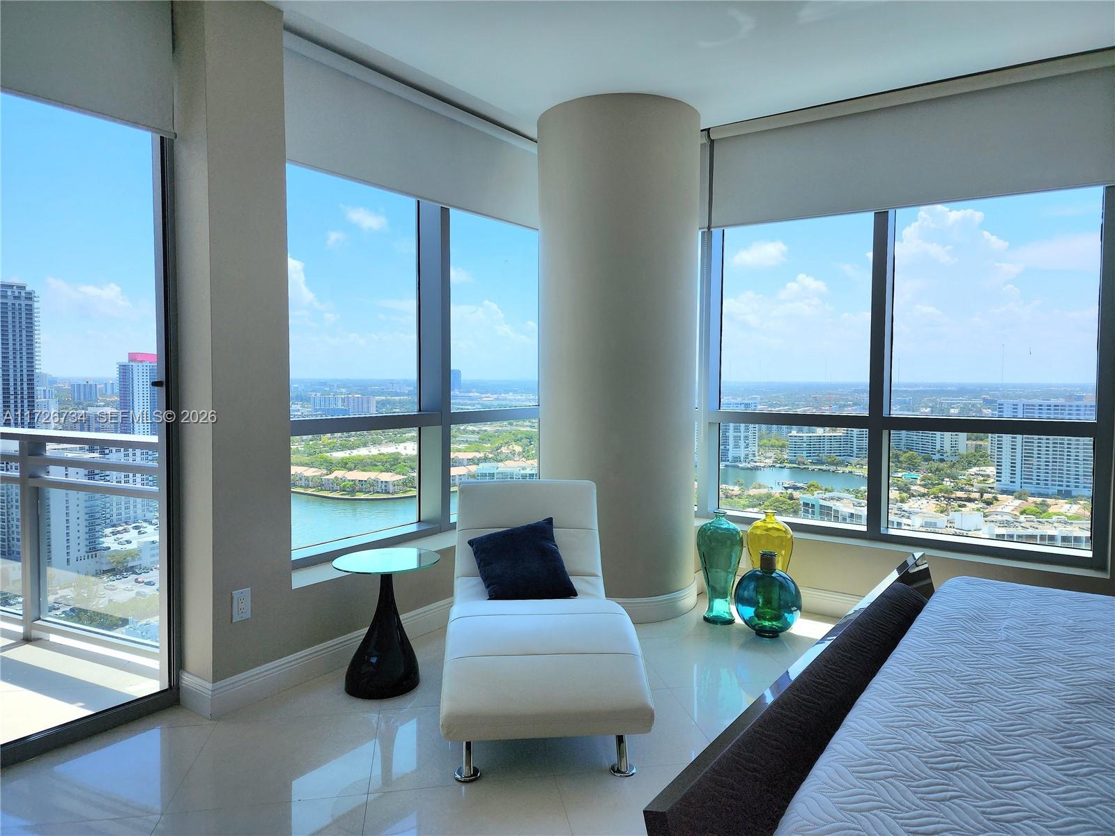 DIPLOMAT OCEANFRONT RESID - Residential