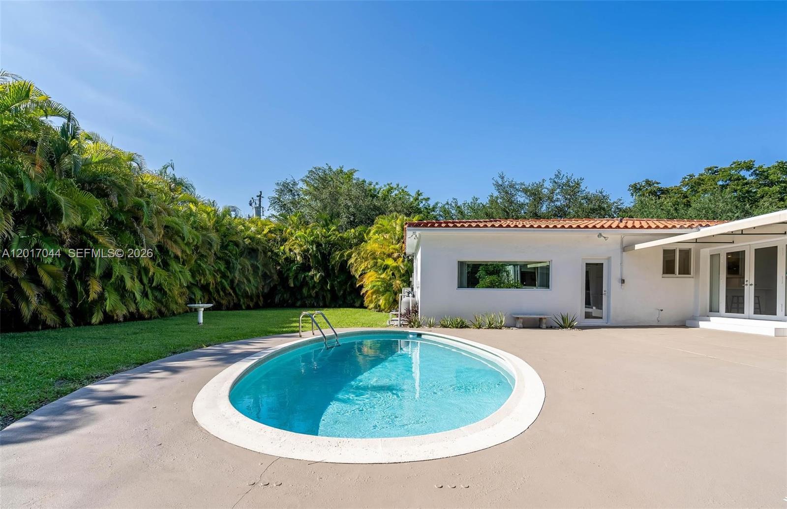CORAL GABLE COUNTRY CLUB - Residential Lease