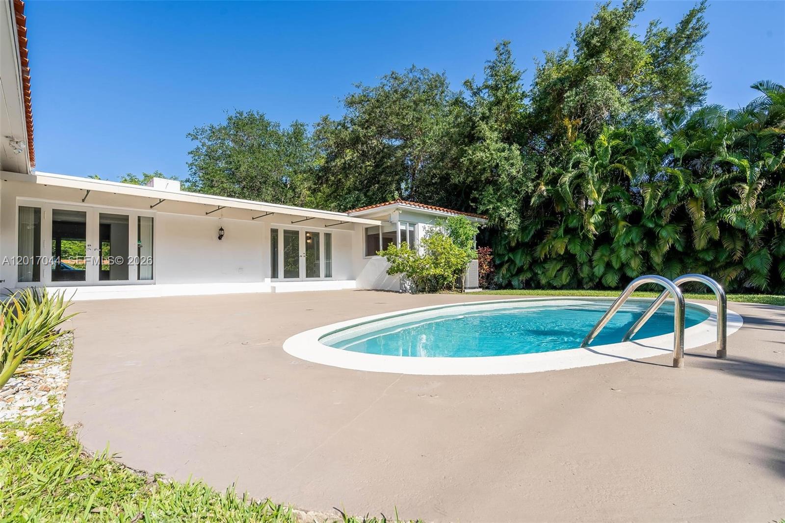 CORAL GABLE COUNTRY CLUB - Residential Lease