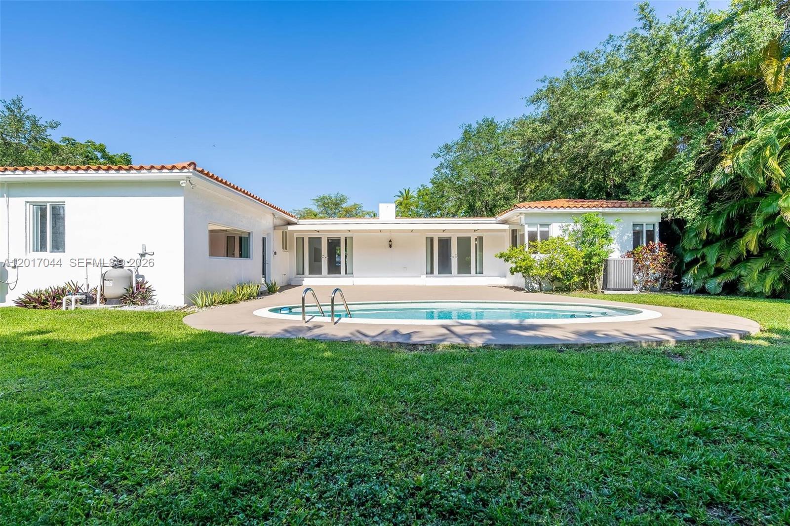 CORAL GABLE COUNTRY CLUB - Residential Lease