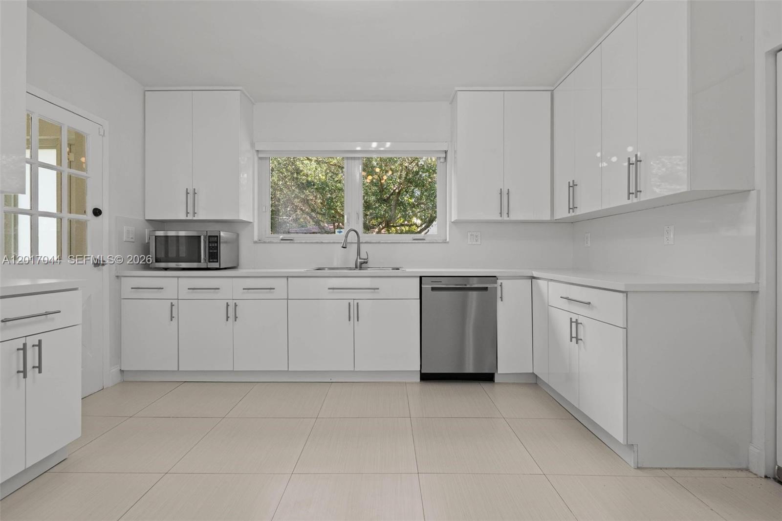 CORAL GABLE COUNTRY CLUB - Residential Lease