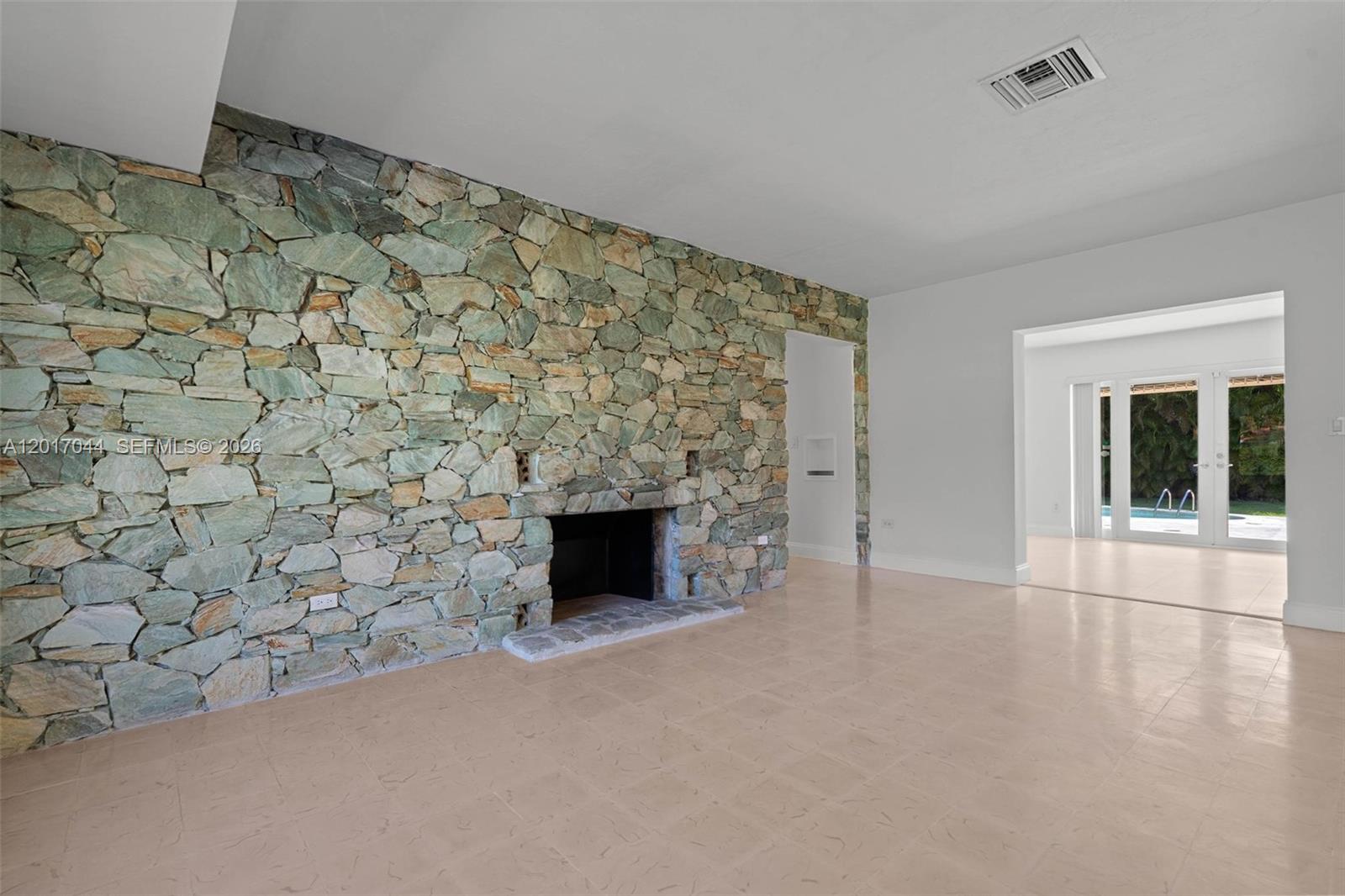 CORAL GABLE COUNTRY CLUB - Residential Lease