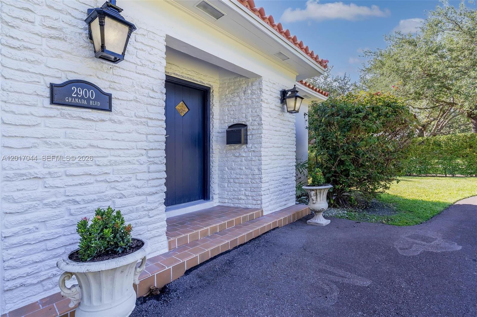 CORAL GABLE COUNTRY CLUB - Residential Lease
