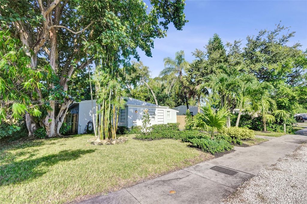 Photo of 119 SW 22nd Ave, Fort Lauderdale, FL 33312 (MLS # A11896609)
