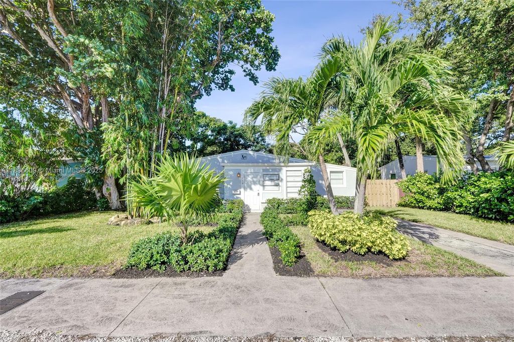 Photo of 119 SW 22nd Ave, Fort Lauderdale, FL 33312 (MLS # A11896609)
