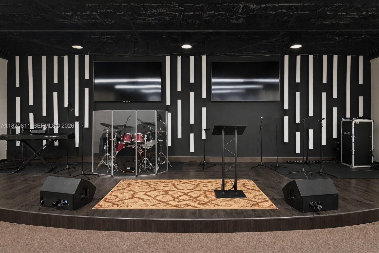 OPA LOCKA PL NO 3 - Commercial Sale