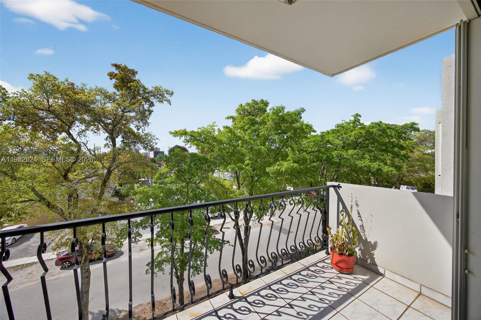 ALCALA PLAZA CONDO - Residential