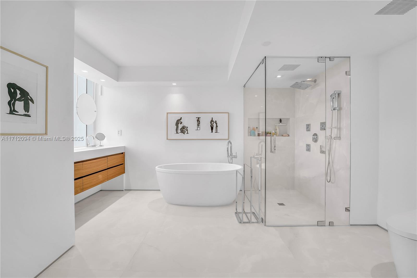 SOUTH POINTE TOWERS CONDO - Residential