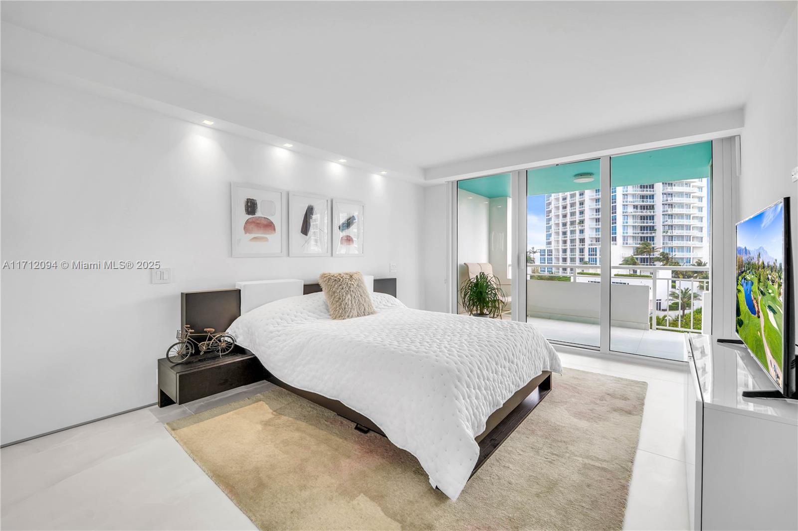 SOUTH POINTE TOWERS CONDO - Residential