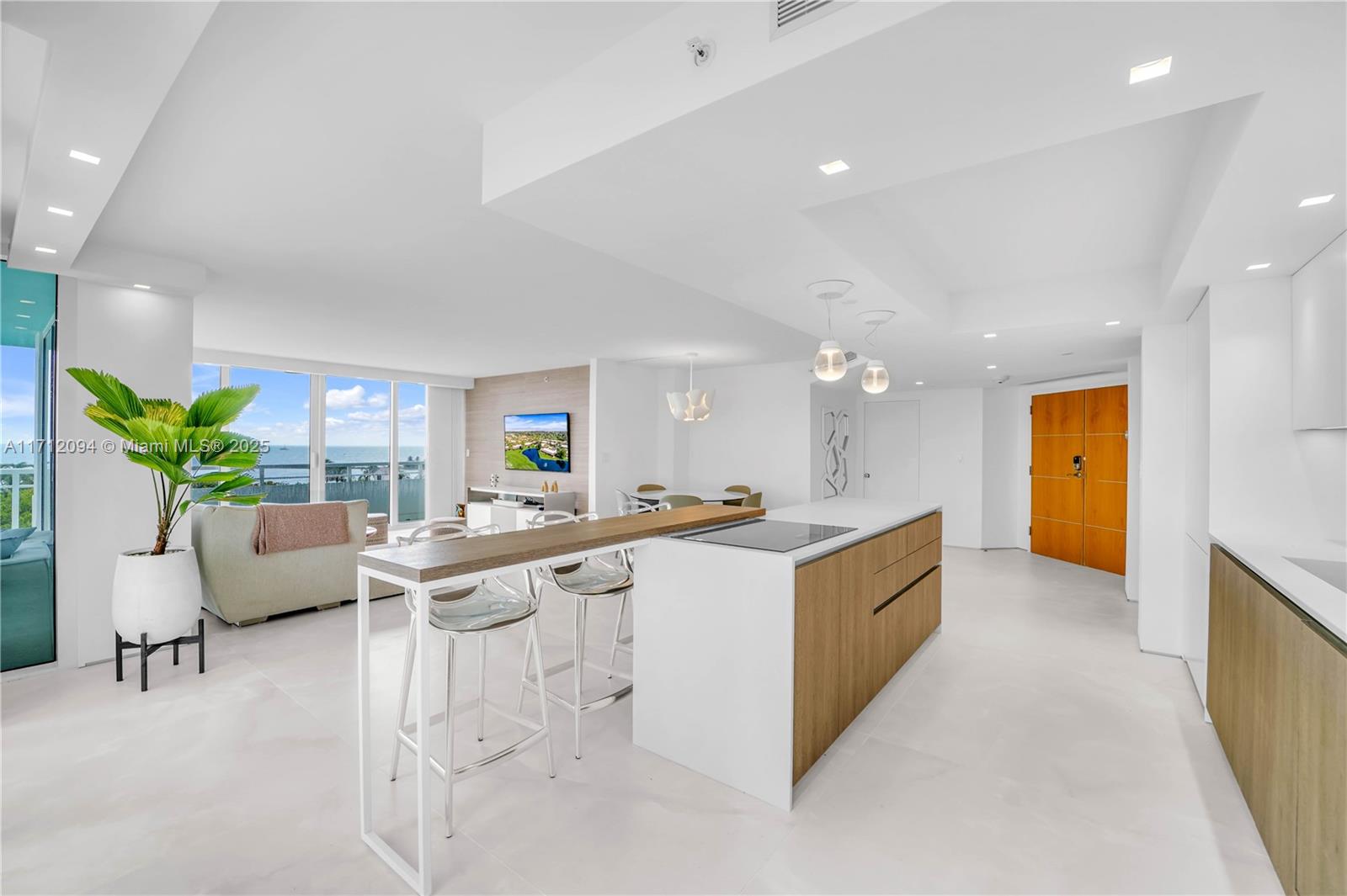 400 S Pointe Dr 604