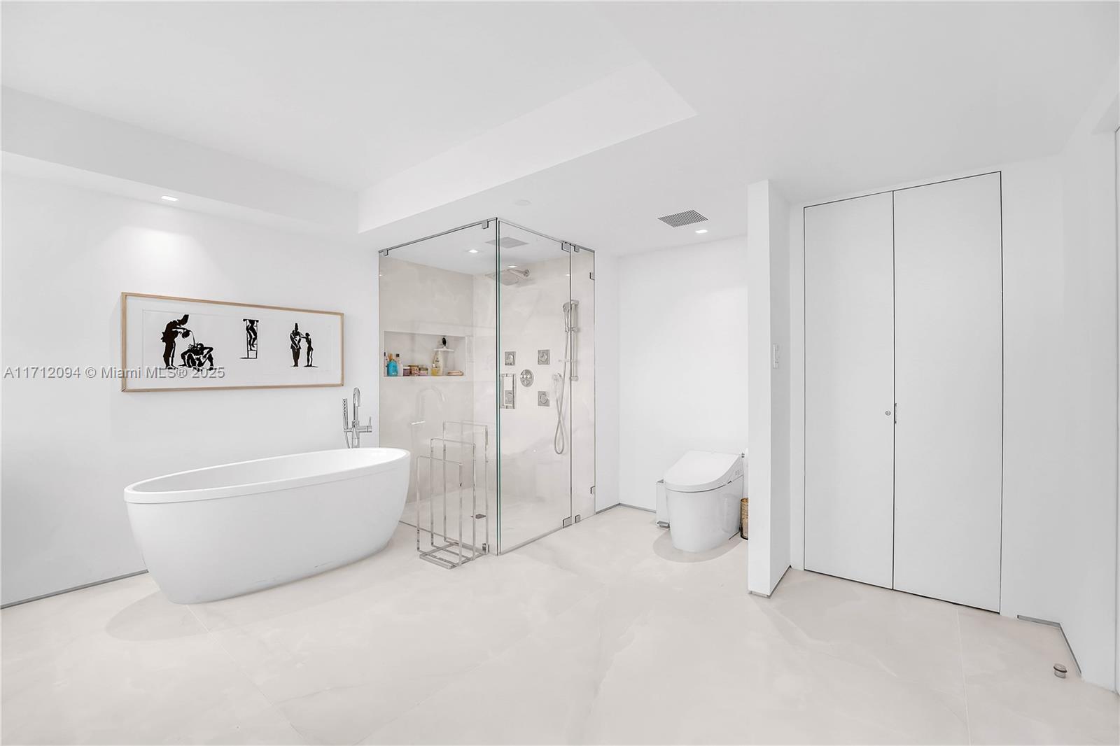 SOUTH POINTE TOWERS CONDO - Residential