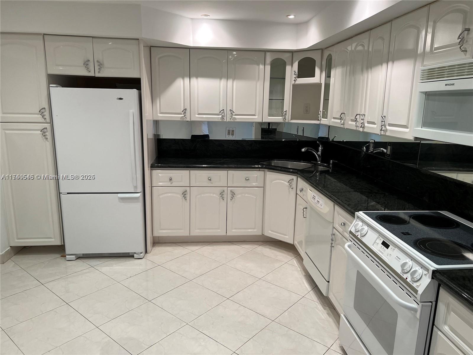 OLYMPUS CONDO PHASE - Residential