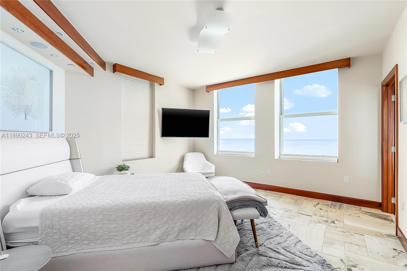 PALMS TOWER TWO CONDO - Residential Lease