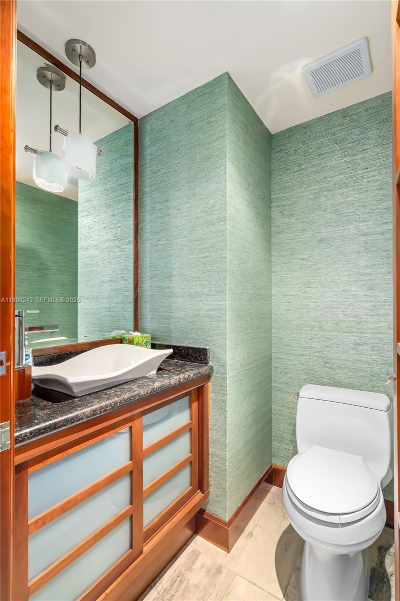 PALMS TOWER TWO CONDO - Residential Lease