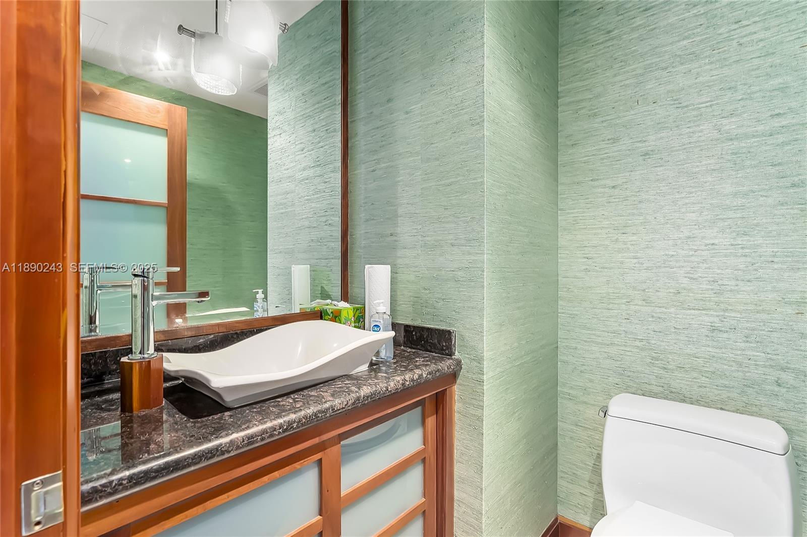 PALMS TOWER TWO CONDO - Residential Lease