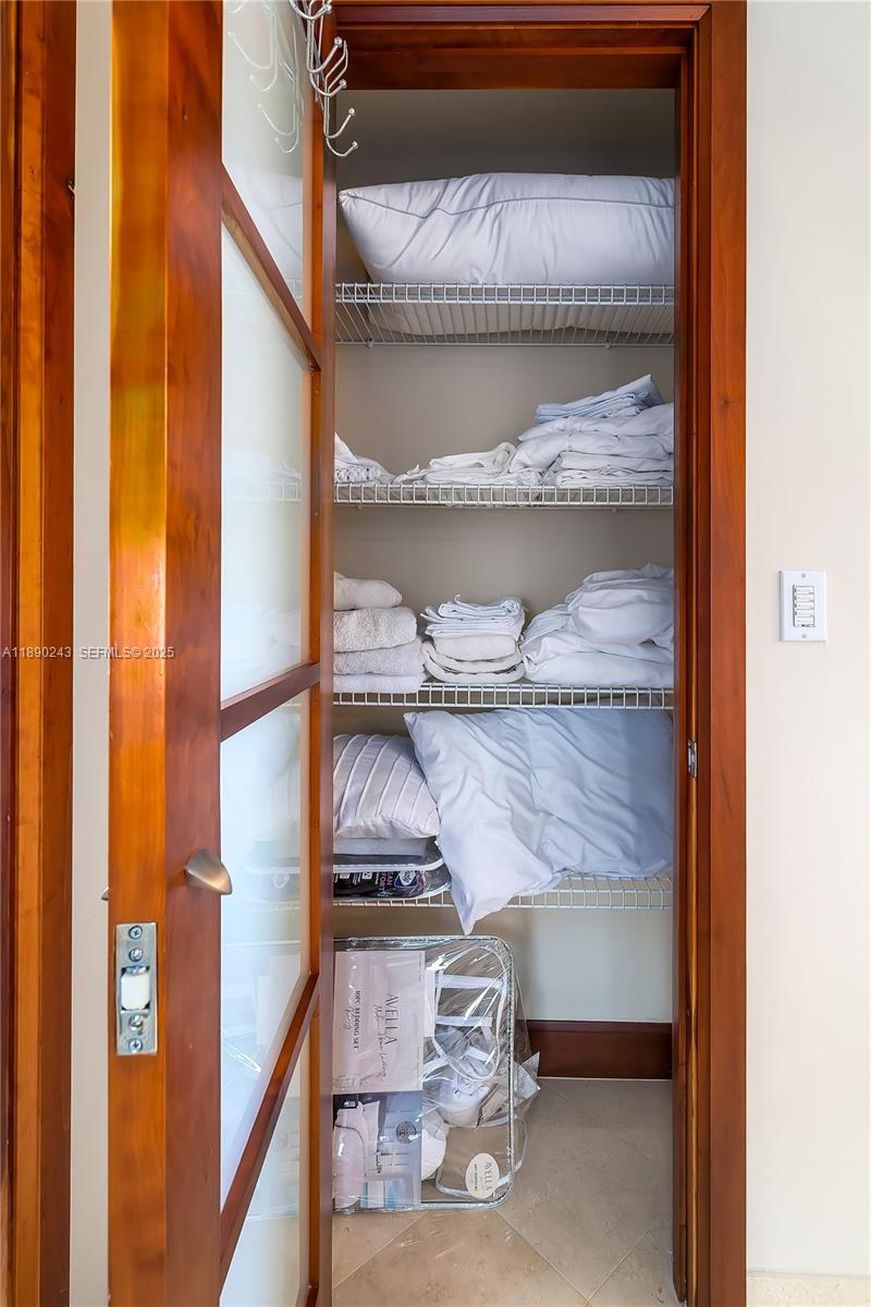 PALMS TOWER TWO CONDO - Residential Lease