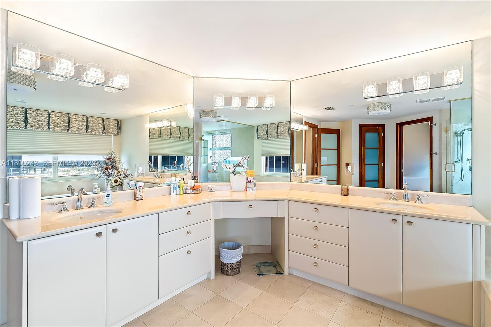 PALMS TOWER TWO CONDO - Residential Lease