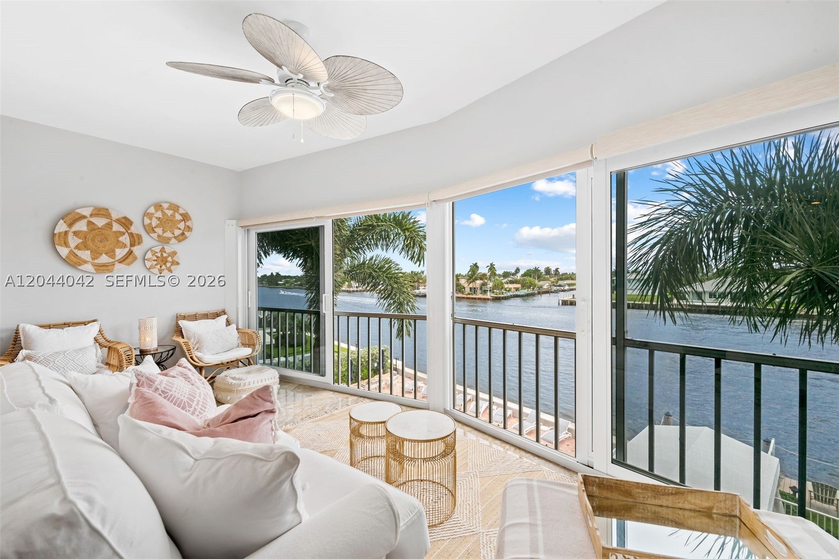 711 N Riverside Dr