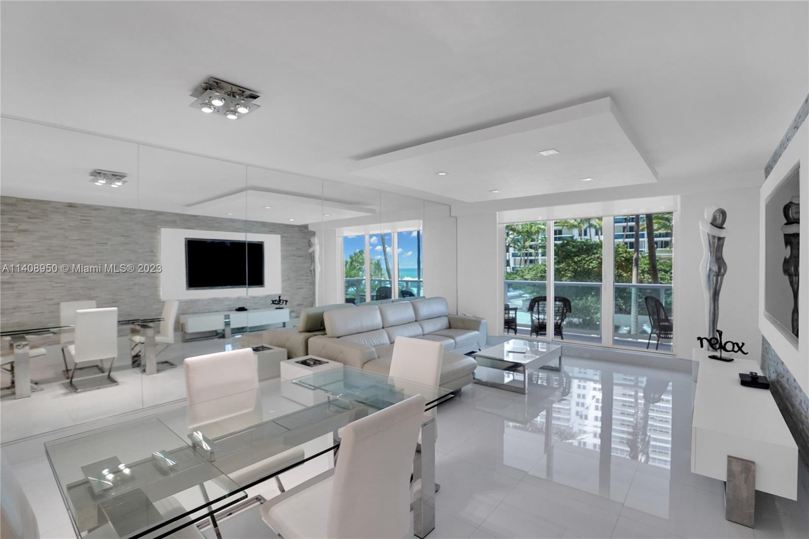 2301 Collins Ave 416
