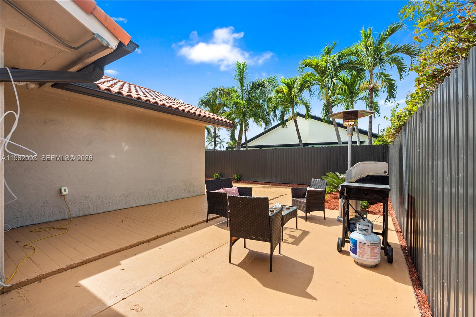 LEOMAR HOMES - Residential