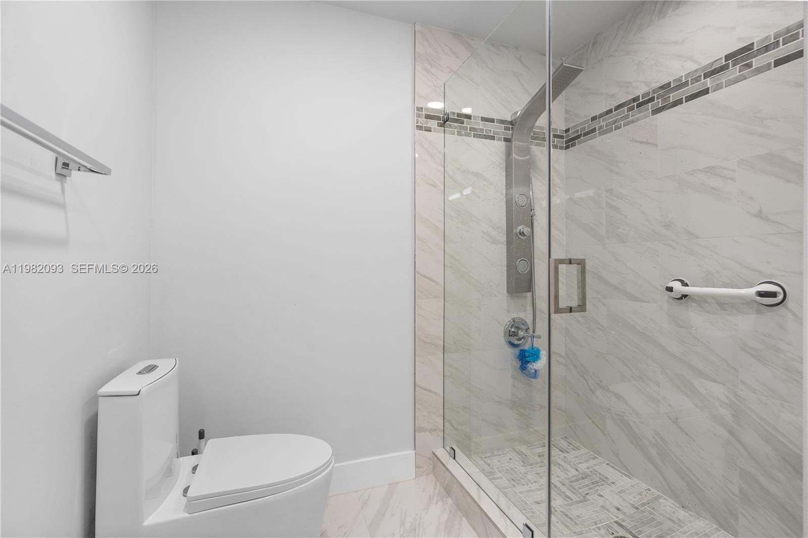 LEOMAR HOMES - Residential