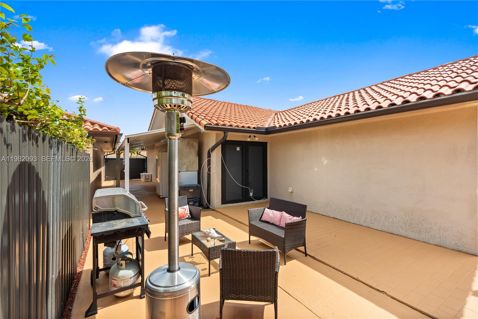 LEOMAR HOMES - Residential