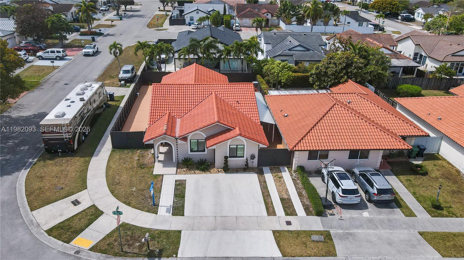 LEOMAR HOMES - Residential