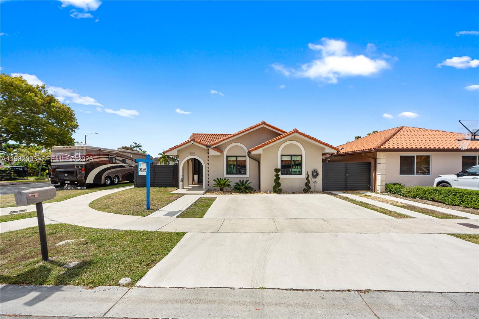 LEOMAR HOMES - Residential