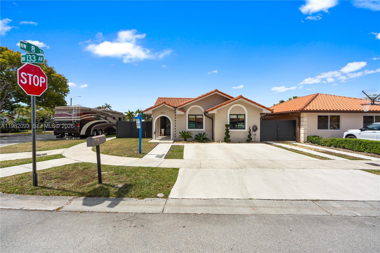 LEOMAR HOMES - Residential