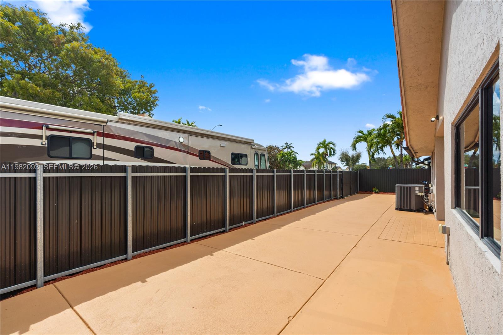 LEOMAR HOMES - Residential