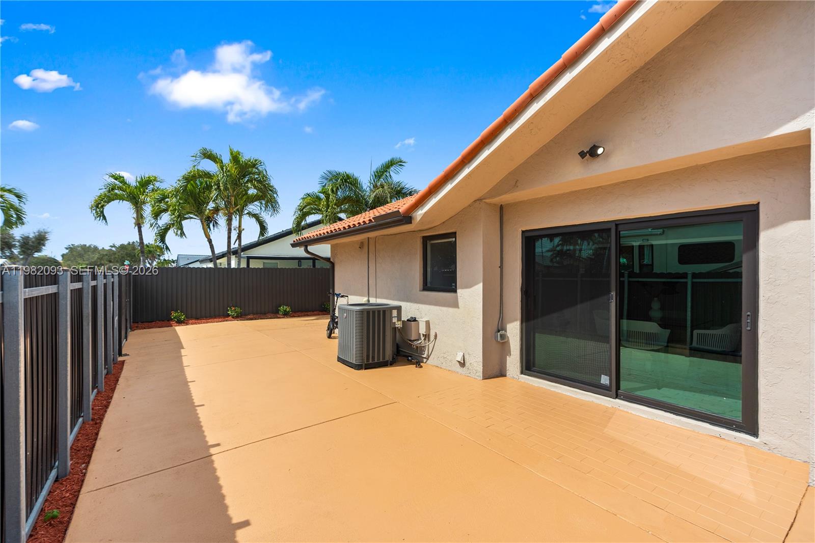 LEOMAR HOMES - Residential