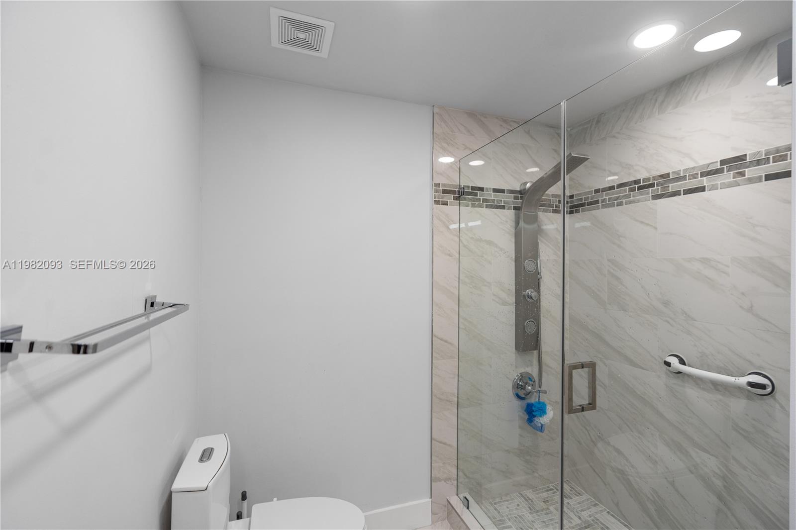 LEOMAR HOMES - Residential