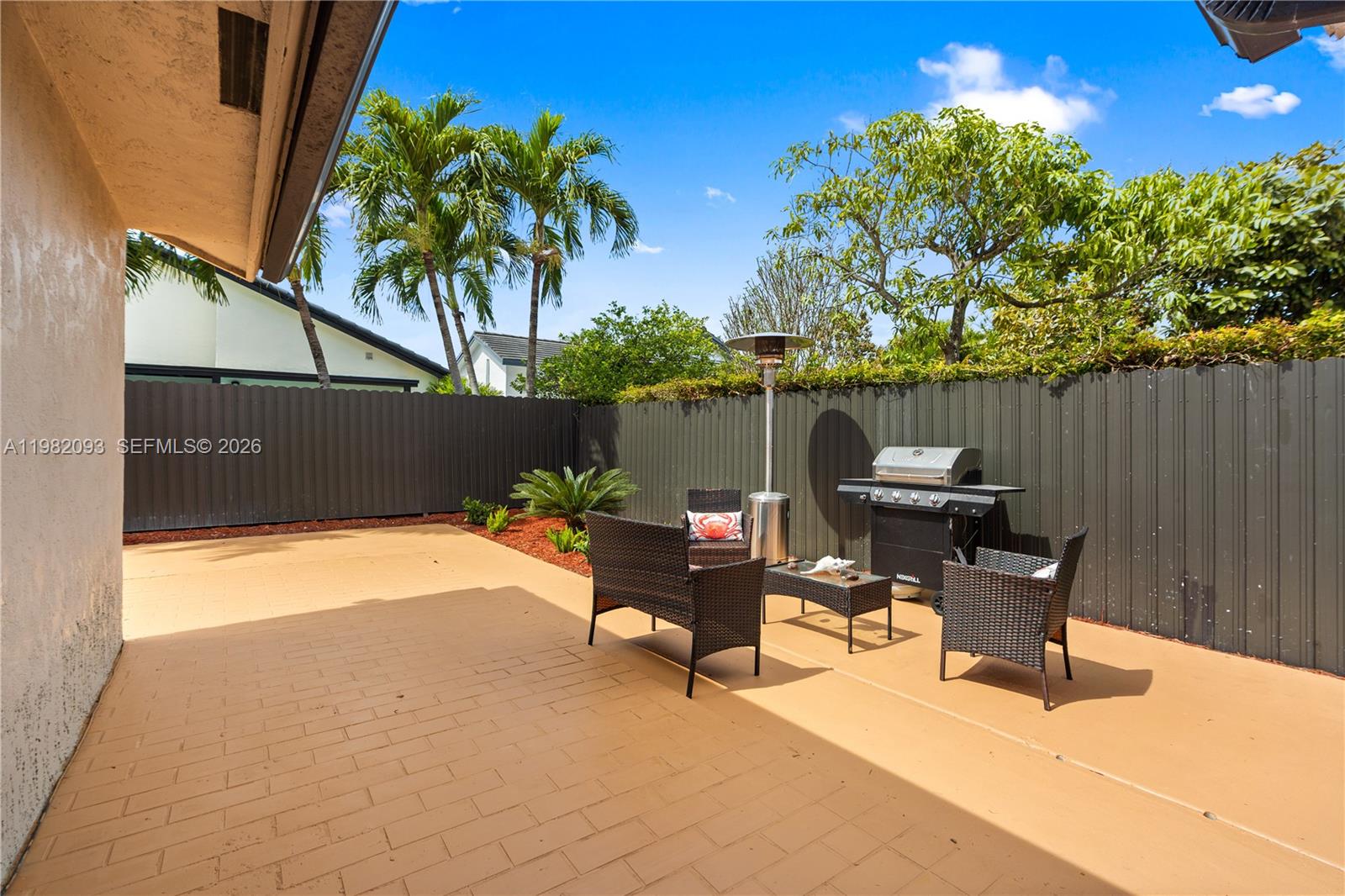 LEOMAR HOMES - Residential